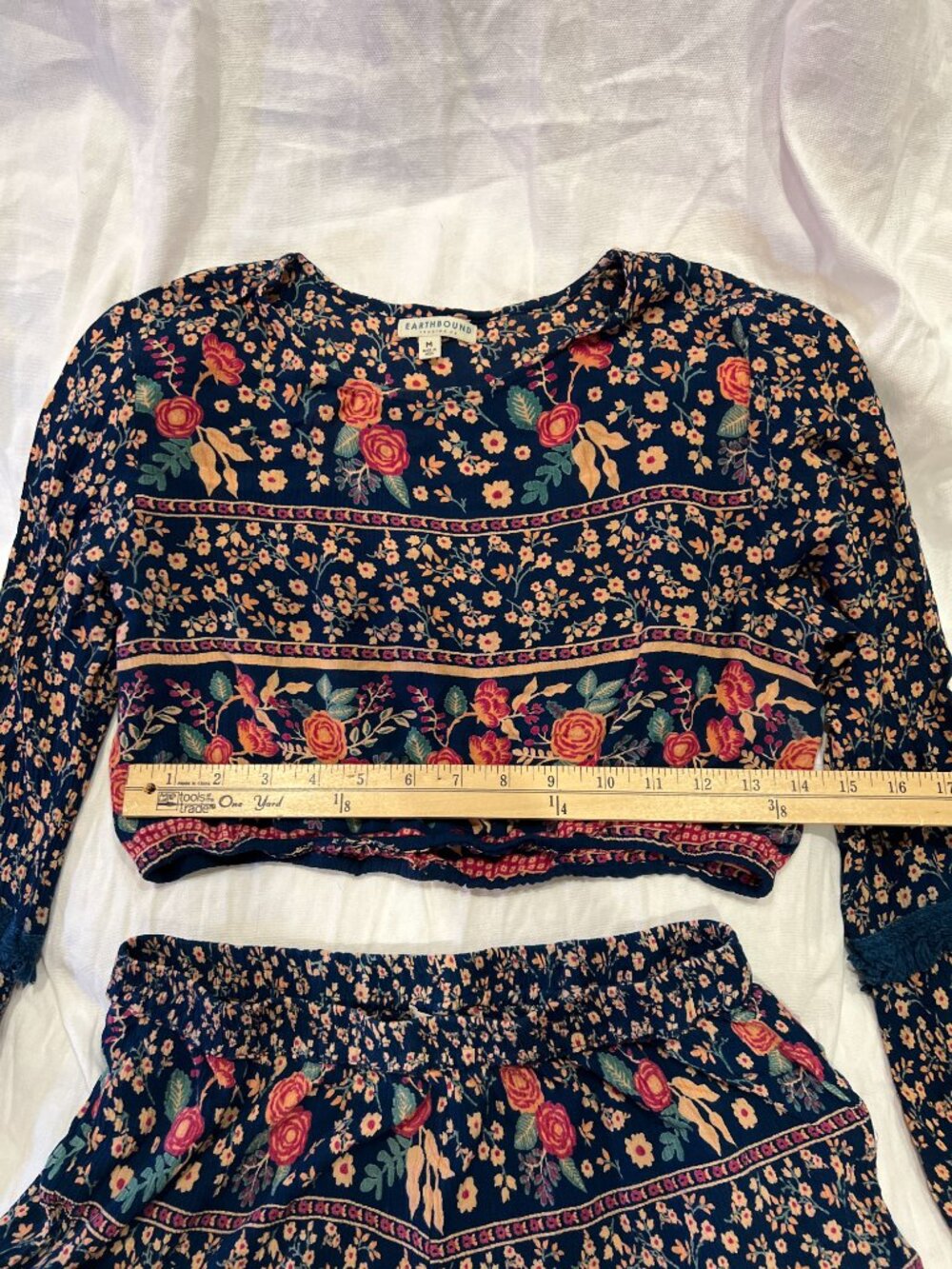 Earthbound Floral Boho Crop Top Shorts Set Bell Sleeve Fringe Resort Wear M - Picture 4 of 15